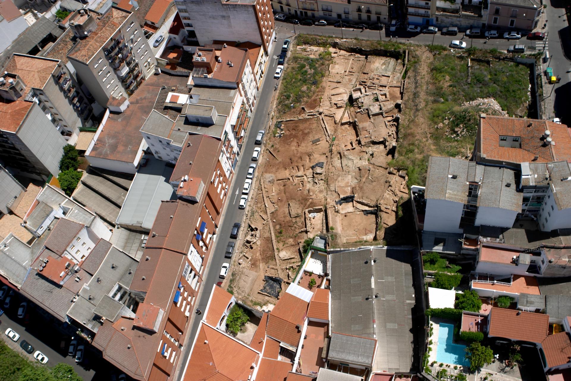 Vista aérea del solar y los restos 